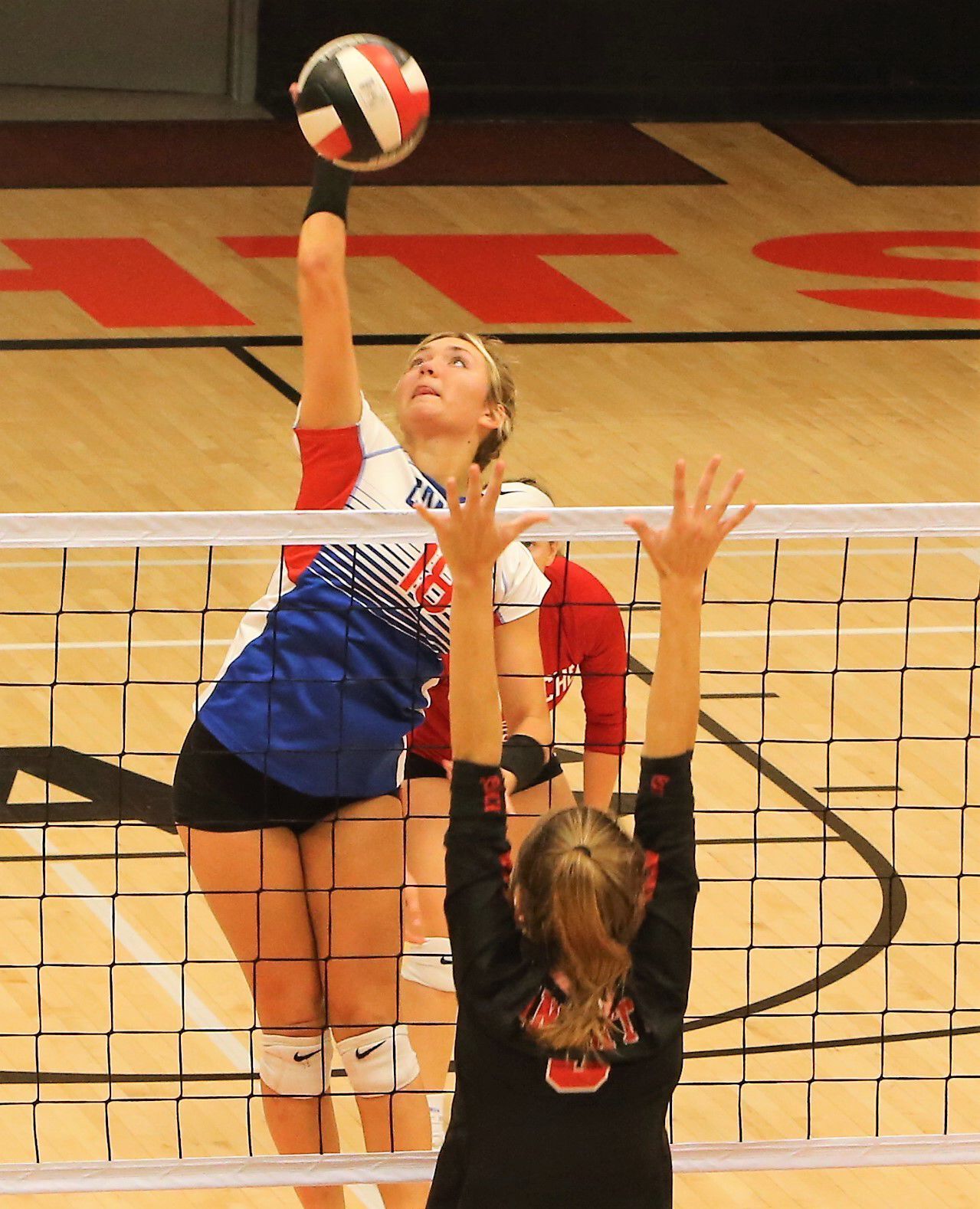 101821-qc-spt-cam-assum vball28.jpg